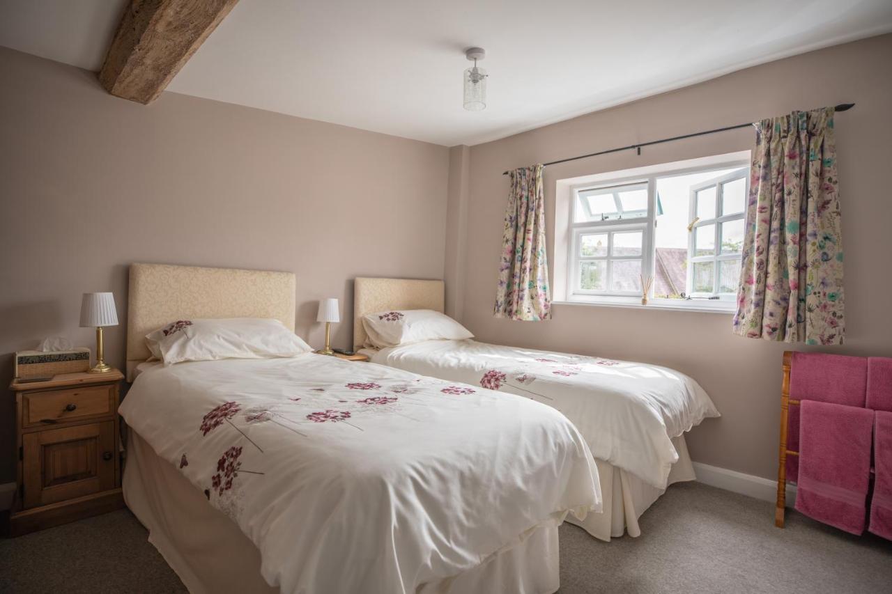 Old Beams Bed & Breakfast Bed and Breakfast Alcester Exteriör bild